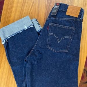 W Levi’s Ribcage Straight Selvedge super high rise